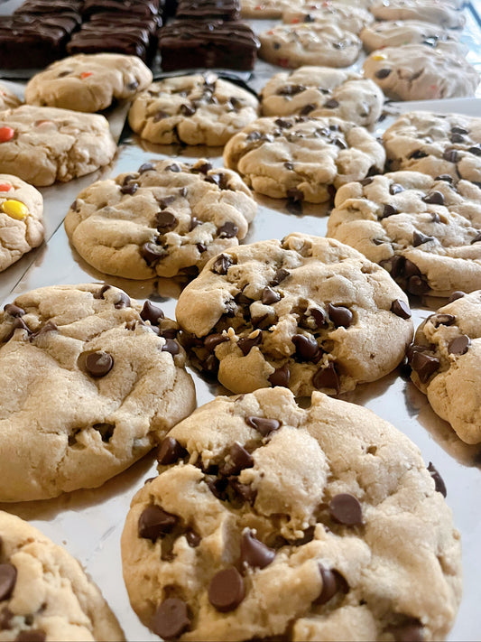 Fresh baked cookie trays for delivery in Medina, Ohio. Great for corporate events, work parties, family parties, and more. 